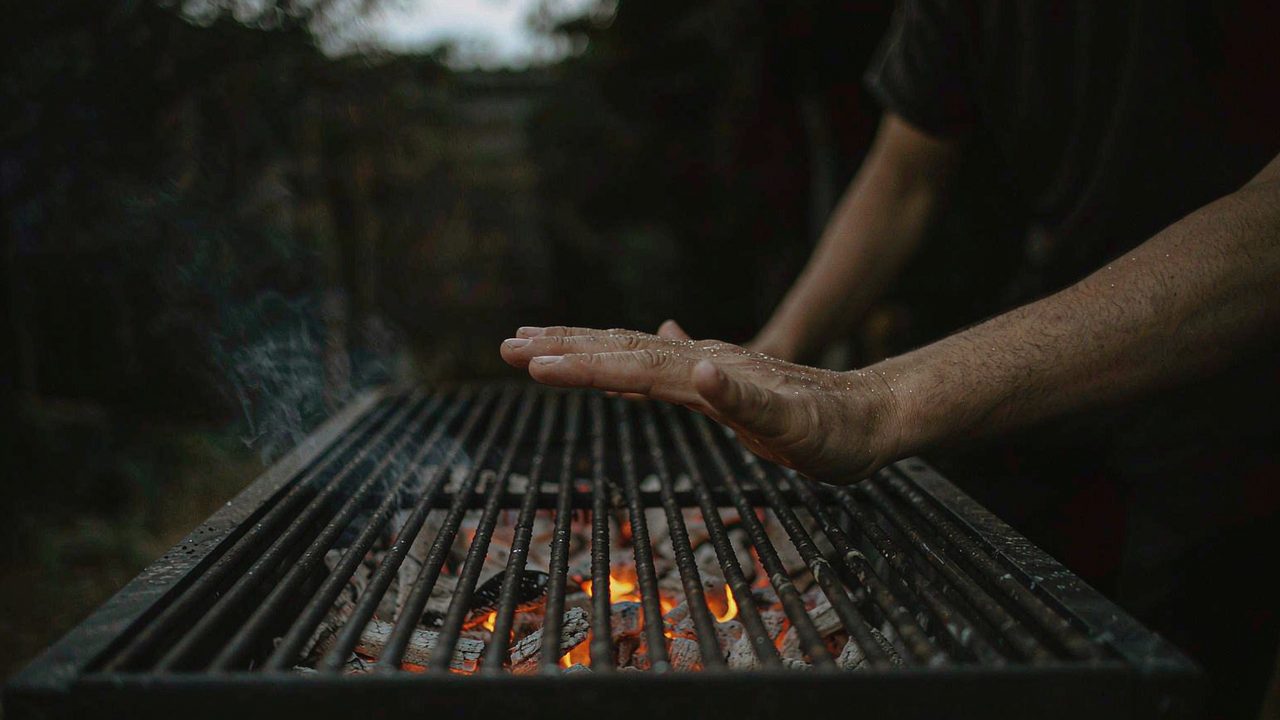 Slik sjekker du grilltemperaturen uten steketermometer