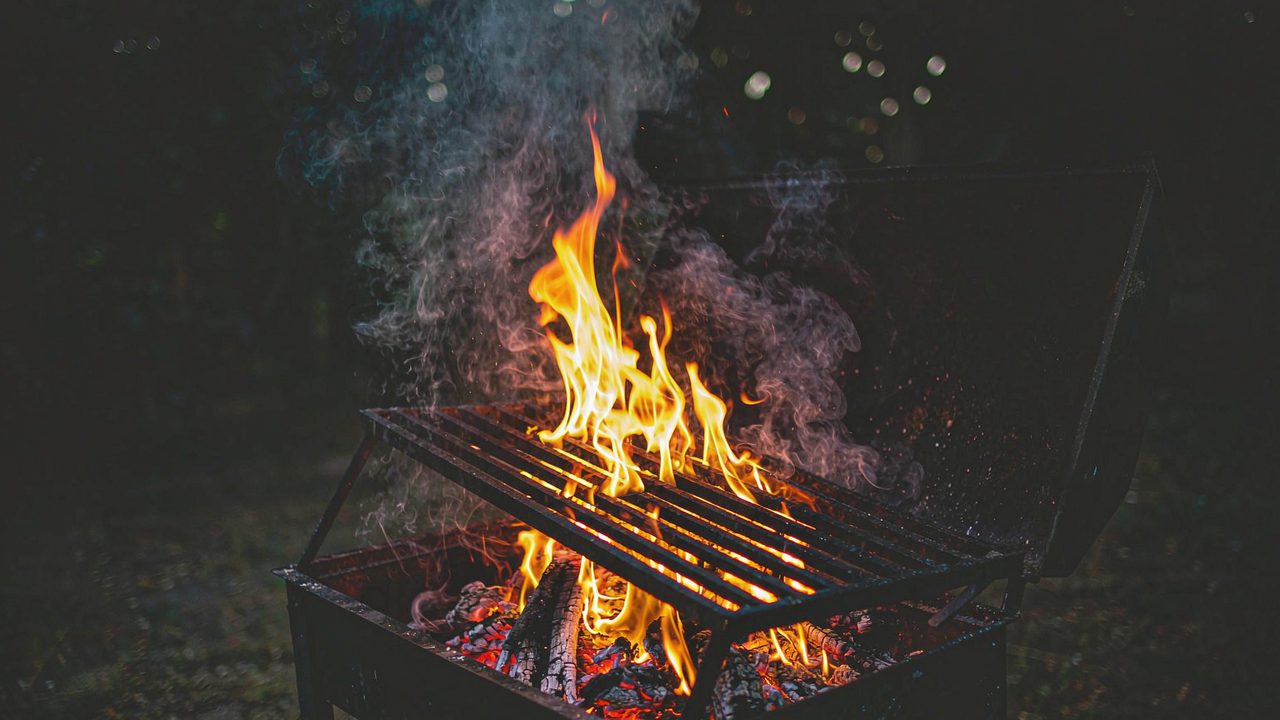 Slik unngår du flare-ups på grillen